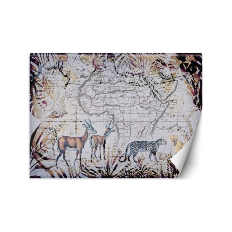 Wallpaper - Map and wild animals vintage Andrea Haase | FEEBY
