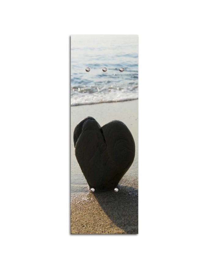 Hanger Heart on a beach | FEEBY