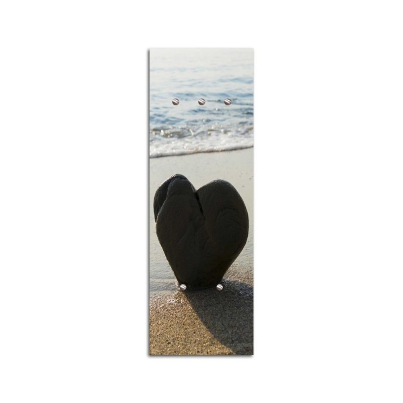 Hanger Heart on a beach | FEEBY