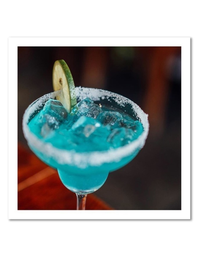 Canvas prints idea for the kitchen - Glass with blue drink | FEEBY