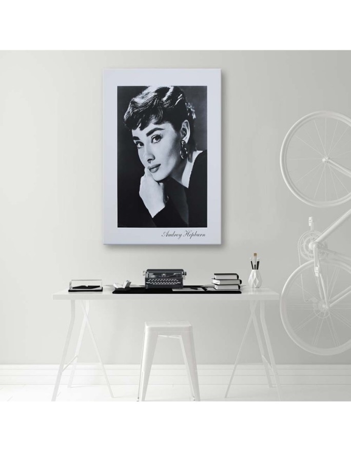 Audrey Hepburn black and white portrait - Canvas prints actors and actresses | FEEBY