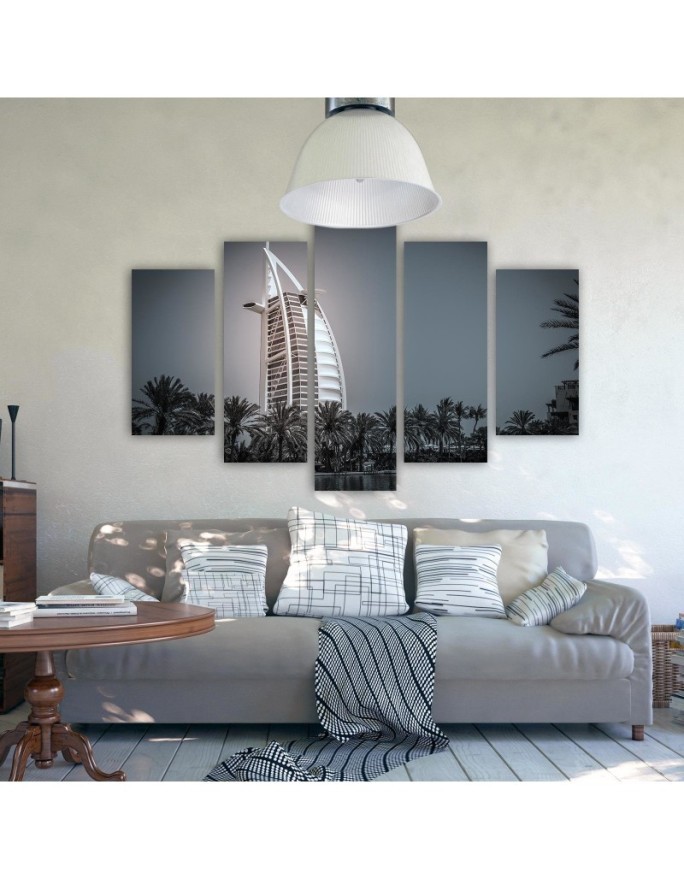 Canvas painting - Modern hotel in Dubai | FEEBY